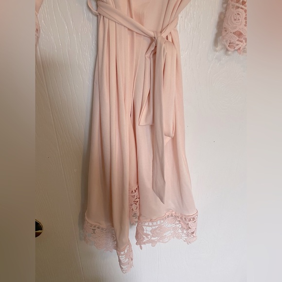 Tanini Lace Light Pink Robe, Size OS - Picture 5 of 8